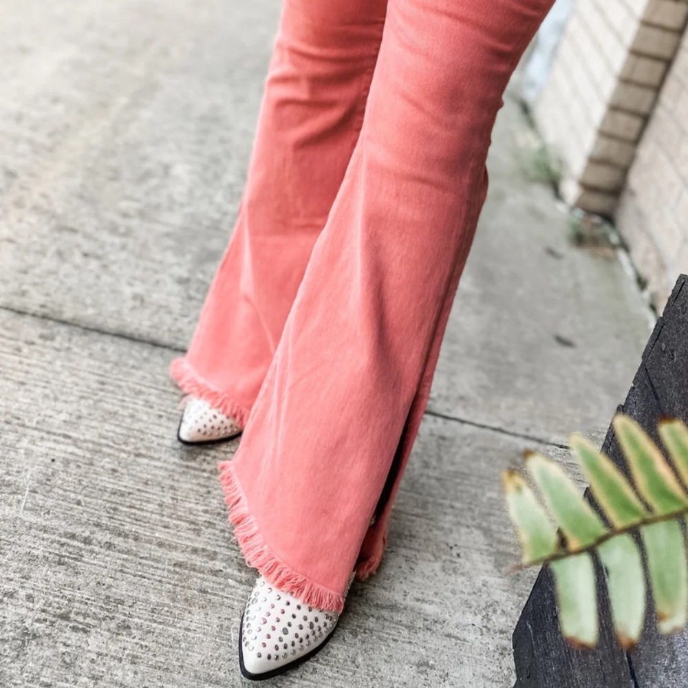 Risen watermelon colored denim size 7/28
